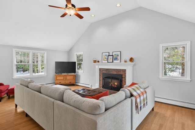 20 Anchor Drive, Forestdale, MA 02644