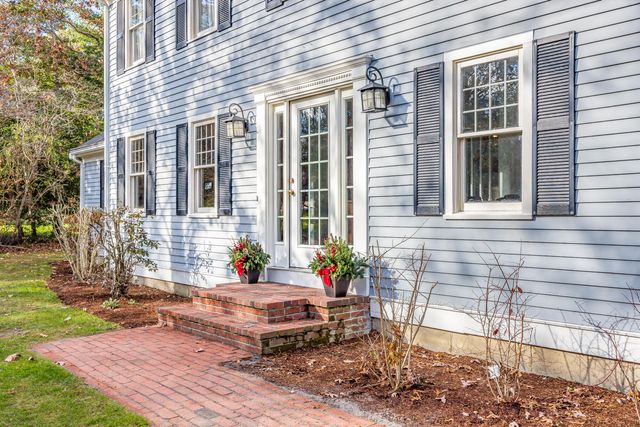 20 Anchor Drive, Forestdale, MA 02644