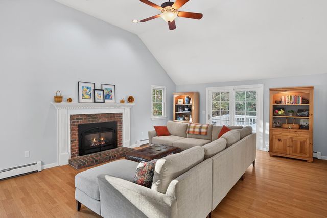20 Anchor Drive, Forestdale, MA 02644