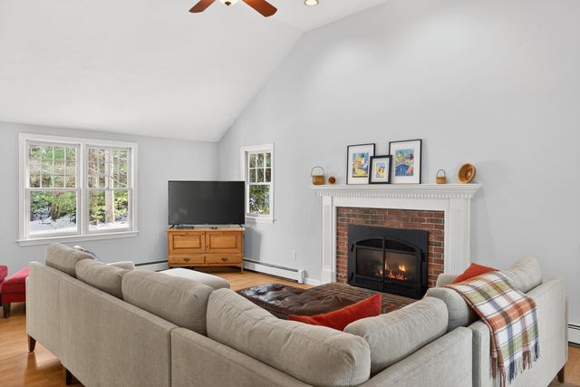 20 Anchor Drive, Forestdale, MA 02644