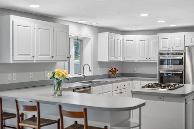 20 Anchor Drive, Forestdale, MA 02644