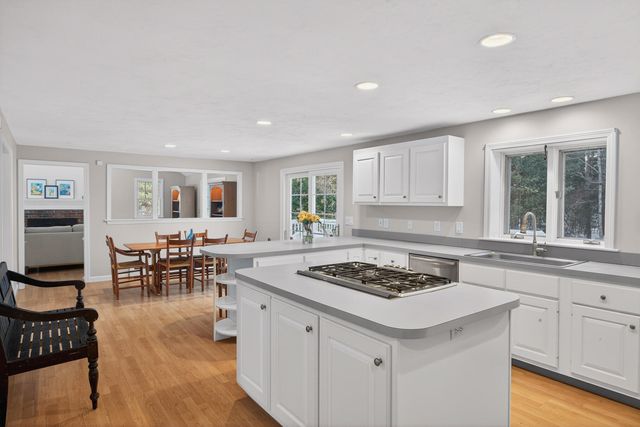 20 Anchor Drive, Forestdale, MA 02644