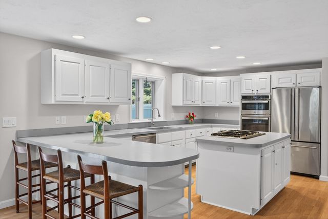 20 Anchor Drive, Forestdale, MA 02644