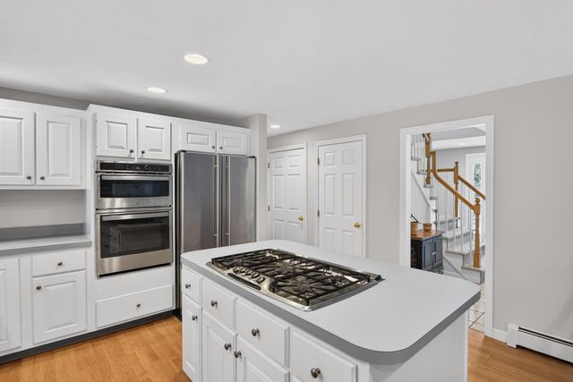 20 Anchor Drive, Forestdale, MA 02644