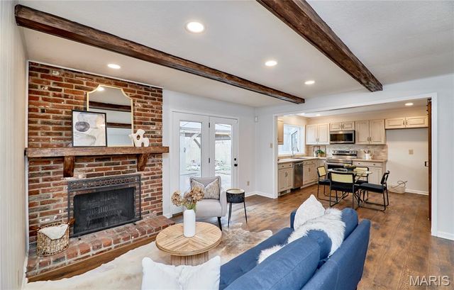 396 Sorrento Drive, Ballwin, MO 63021