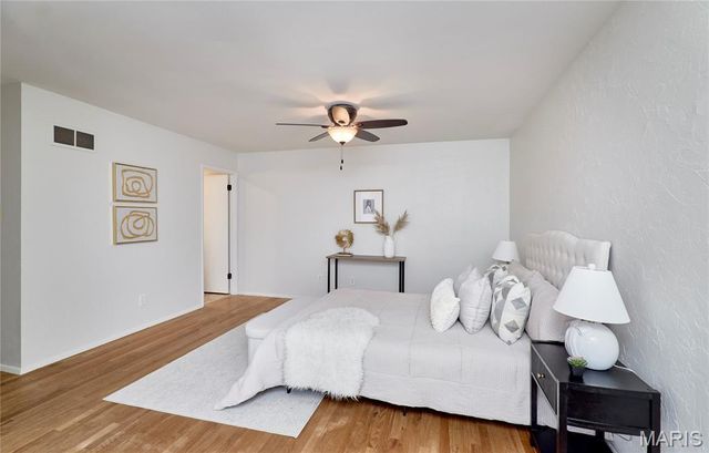 396 Sorrento Drive, Ballwin, MO 63021