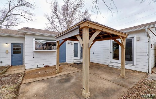 396 Sorrento Drive, Ballwin, MO 63021