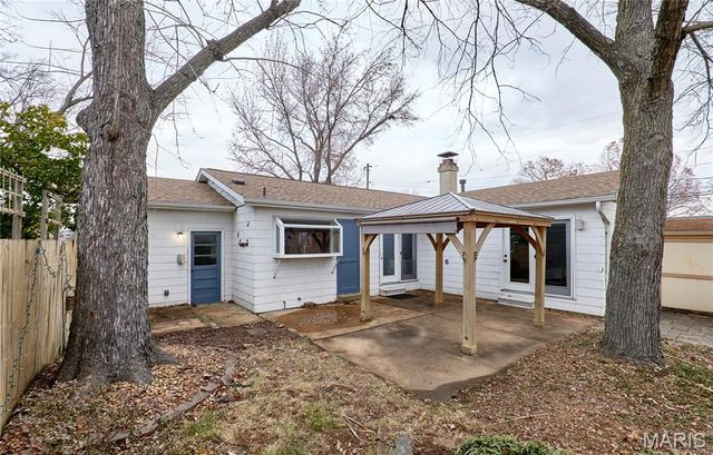 396 Sorrento Drive, Ballwin, MO 63021