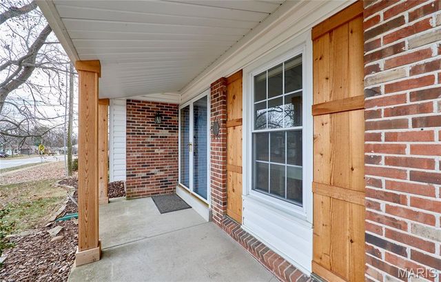 396 Sorrento Drive, Ballwin, MO 63021