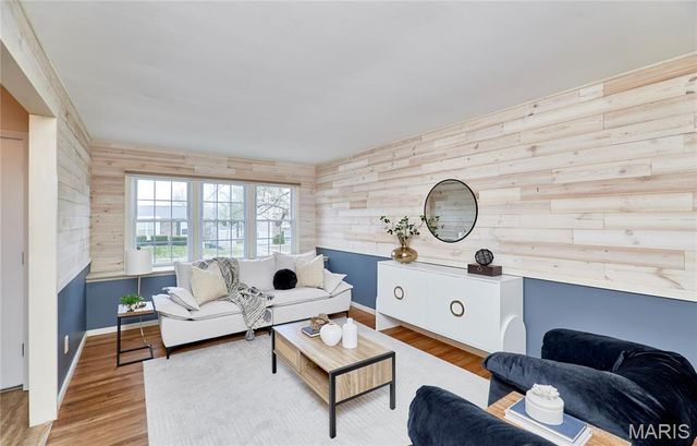 396 Sorrento Drive, Ballwin, MO 63021