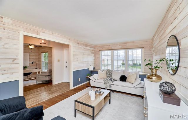 396 Sorrento Drive, Ballwin, MO 63021