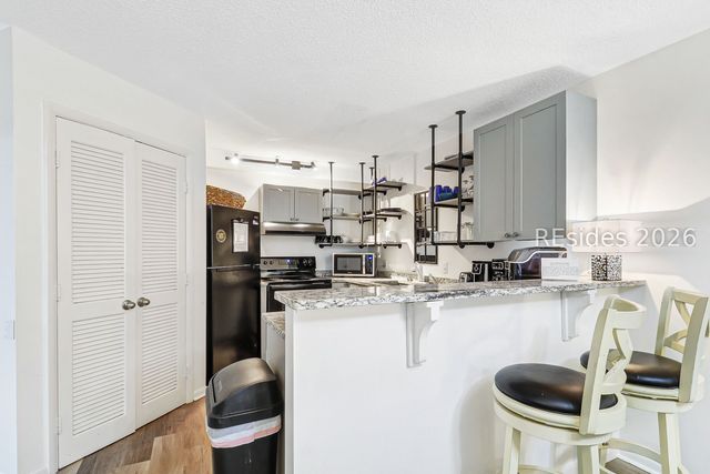 10 Lemoyne Ave Apt 101, Hilton Head Island, SC 29928