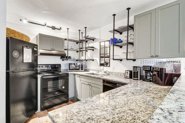 10 Lemoyne Ave Apt 101, Hilton Head Island, SC 29928