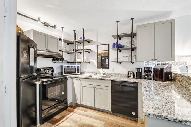 10 Lemoyne Ave Apt 101, Hilton Head Island, SC 29928