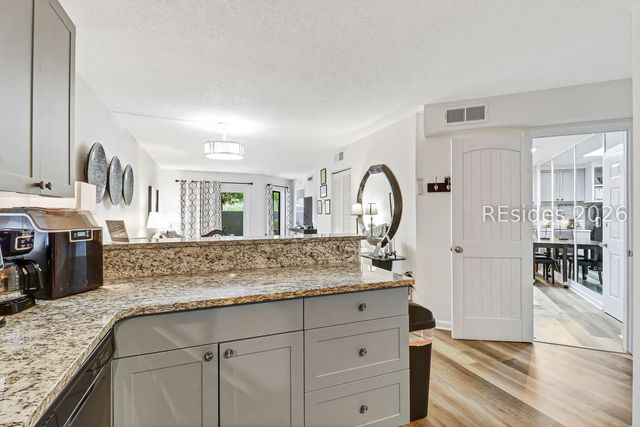 10 Lemoyne Ave Apt 101, Hilton Head Island, SC 29928