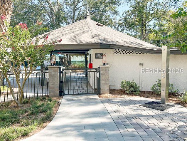 10 Lemoyne Ave Apt 101, Hilton Head Island, SC 29928