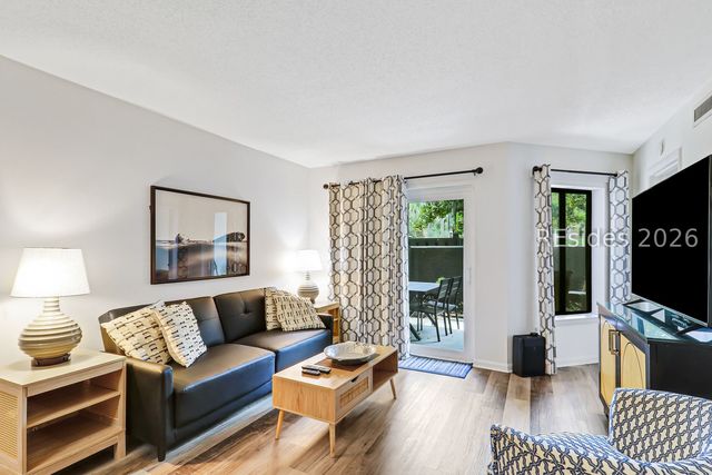10 Lemoyne Ave Apt 101, Hilton Head Island, SC 29928