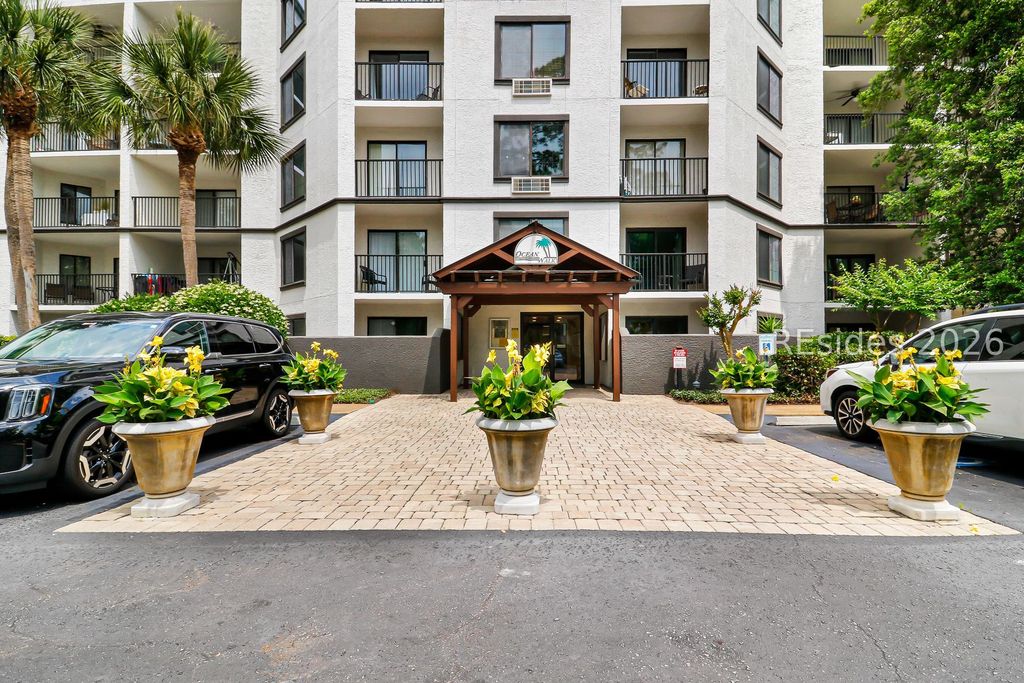 10 Lemoyne Ave Apt 101, Hilton Head Island, SC 29928