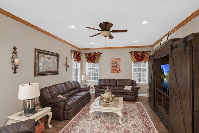 280 PRESTWICKE Boulevard, Algonquin, IL 60102