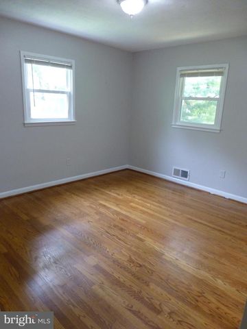 2046 GREENWICH ST, Falls Church, VA 22043