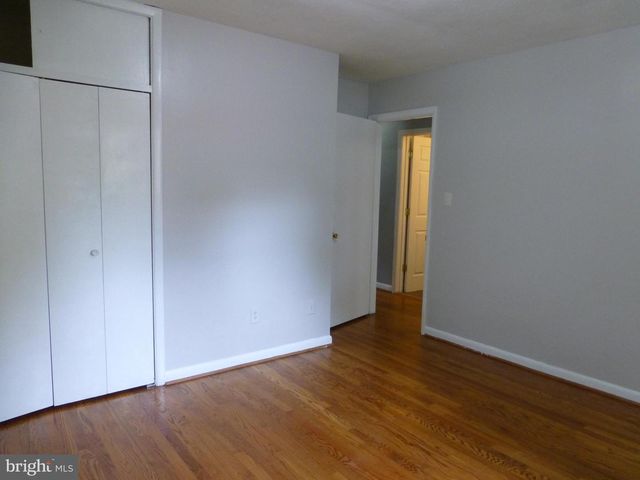 2046 GREENWICH ST, Falls Church, VA 22043