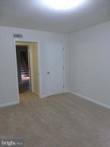 2046 GREENWICH ST, Falls Church, VA 22043