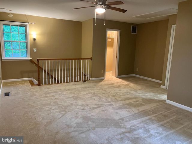 2046 GREENWICH ST, Falls Church, VA 22043