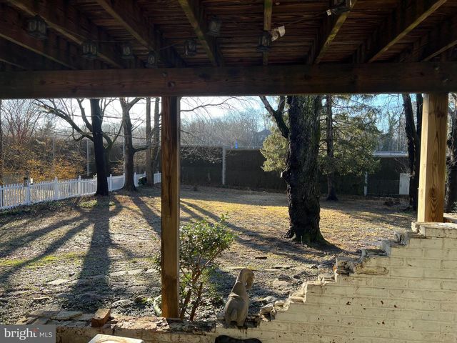 2046 GREENWICH ST, Falls Church, VA 22043