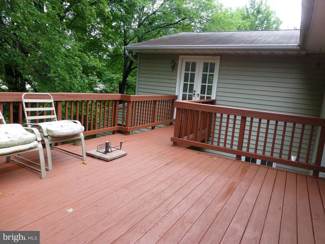 2046 GREENWICH ST, Falls Church, VA 22043