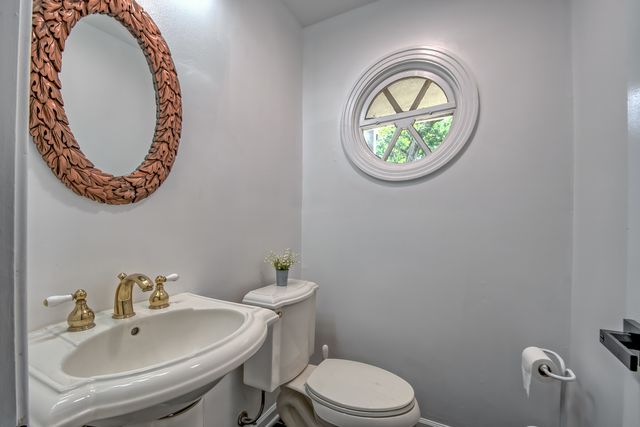 104 E Louis Avenue, Lake Forest, IL 60045