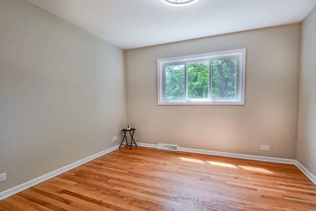 104 E Louis Avenue, Lake Forest, IL 60045
