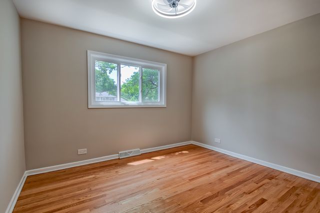 104 E Louis Avenue, Lake Forest, IL 60045