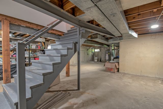 104 E Louis Avenue, Lake Forest, IL 60045