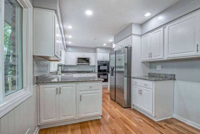 104 E Louis Avenue, Lake Forest, IL 60045