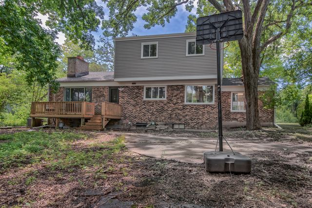 104 E Louis Avenue, Lake Forest, IL 60045