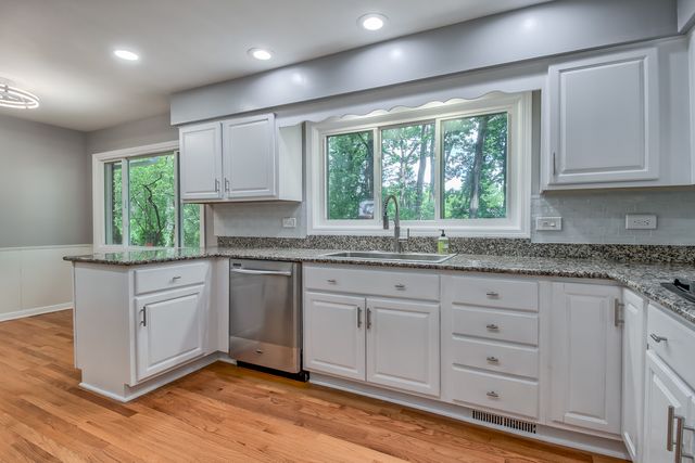 104 E Louis Avenue, Lake Forest, IL 60045