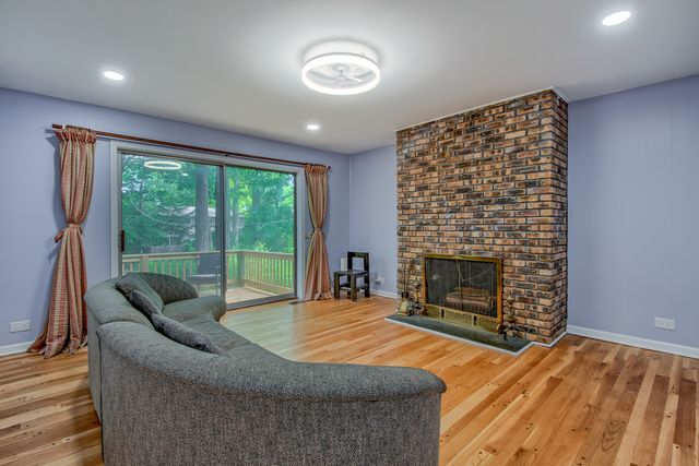 104 E Louis Avenue, Lake Forest, IL 60045