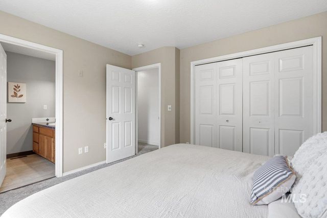 3308 Robinhood Loop, Nampa, ID 83687