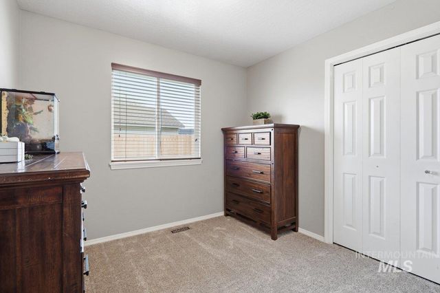 3308 Robinhood Loop, Nampa, ID 83687