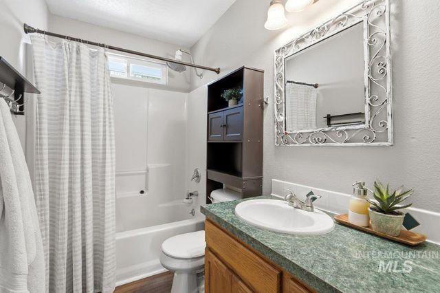 3308 Robinhood Loop, Nampa, ID 83687