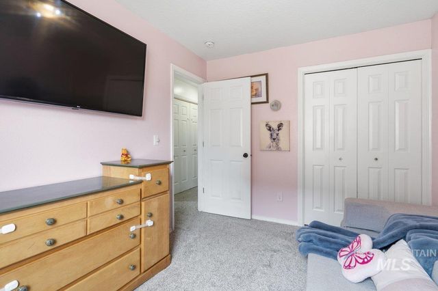 3308 Robinhood Loop, Nampa, ID 83687