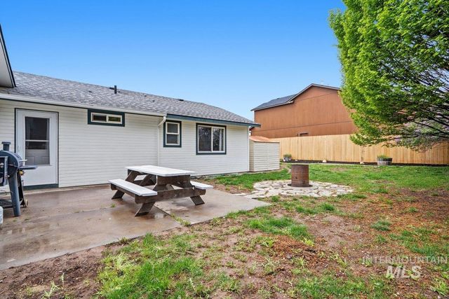 3308 Robinhood Loop, Nampa, ID 83687