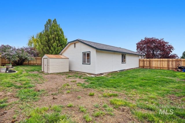 3308 Robinhood Loop, Nampa, ID 83687