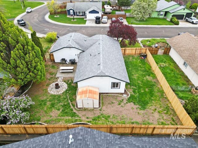 3308 Robinhood Loop, Nampa, ID 83687