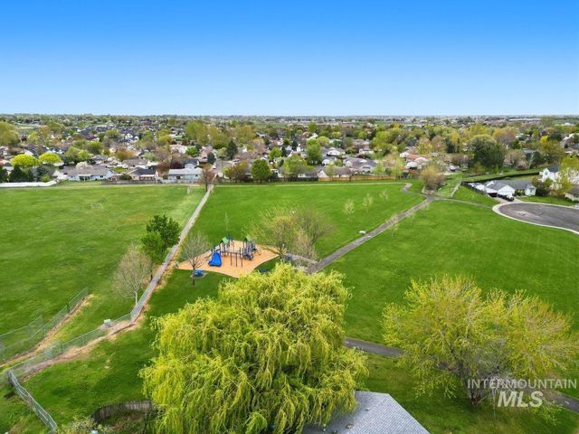 3308 Robinhood Loop, Nampa, ID 83687
