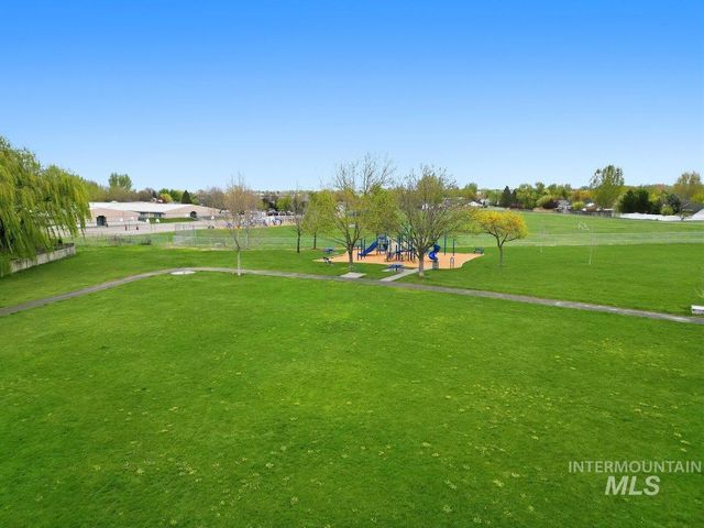 3308 Robinhood Loop, Nampa, ID 83687