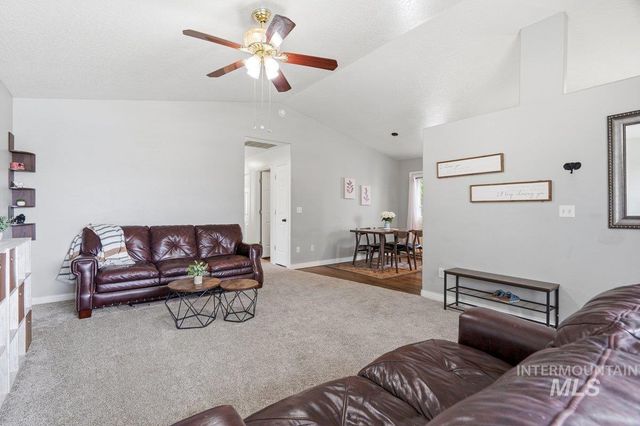 3308 Robinhood Loop, Nampa, ID 83687