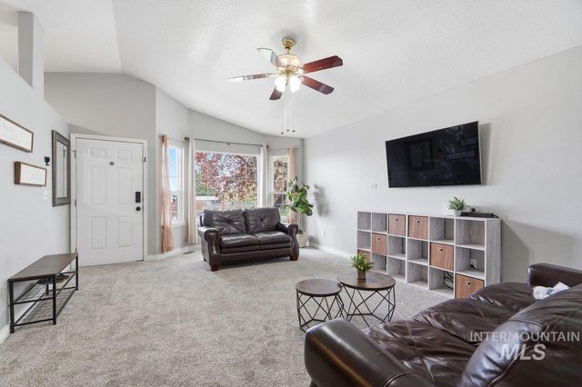 3308 Robinhood Loop, Nampa, ID 83687