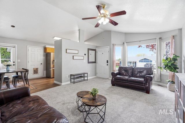 3308 Robinhood Loop, Nampa, ID 83687