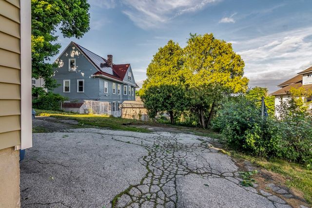 23 Hobson St 23, Lawrence, MA 01841